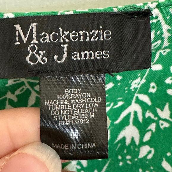 NWT Mackenzie & James Green White Floral Ruffle Blouse M Cottagecore - Picture 6 of 6